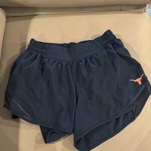 Lululemon UT 4” Hotty Hots